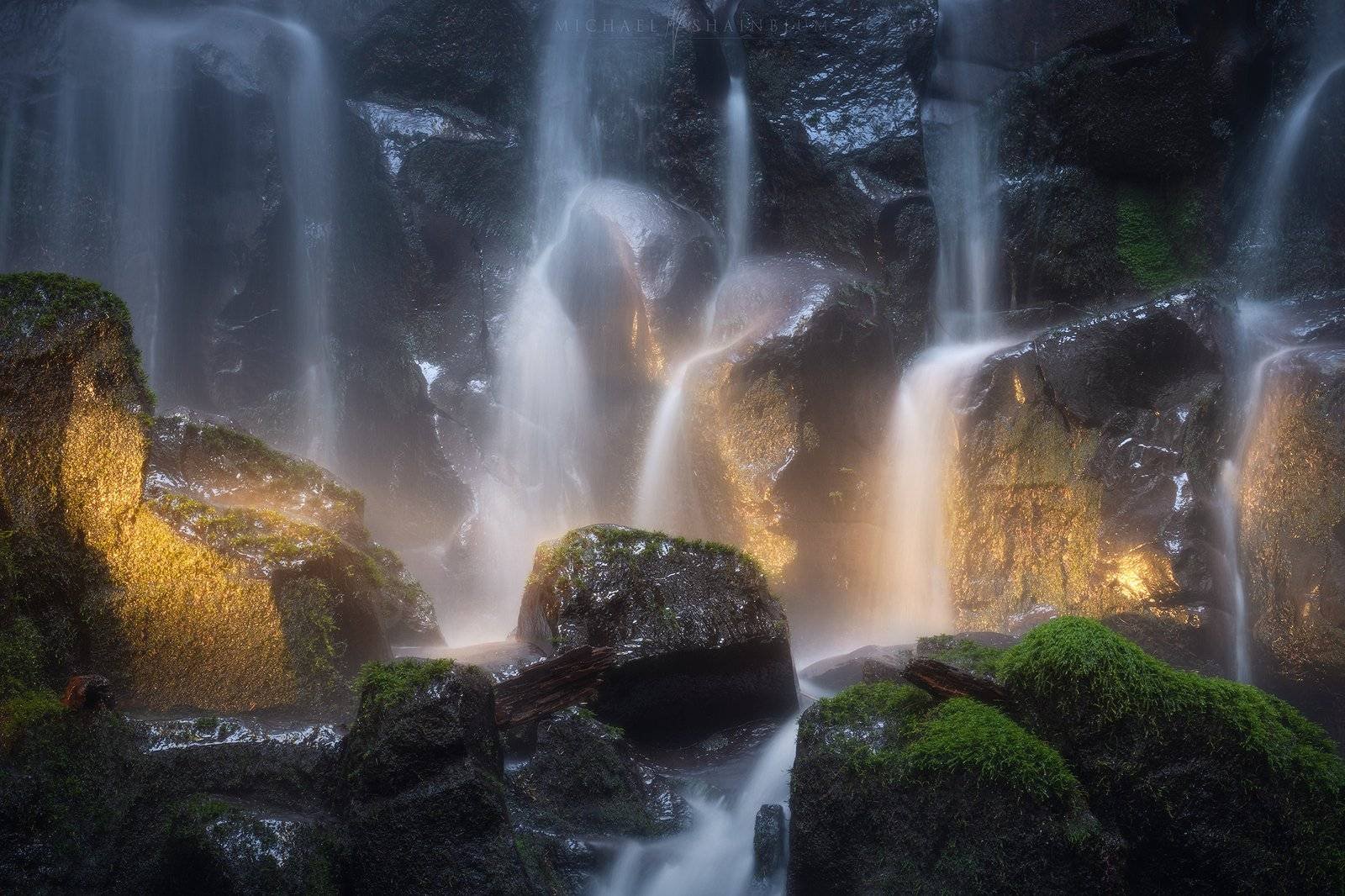 Long exposure waterfall landscape photography in the Pacific North West.