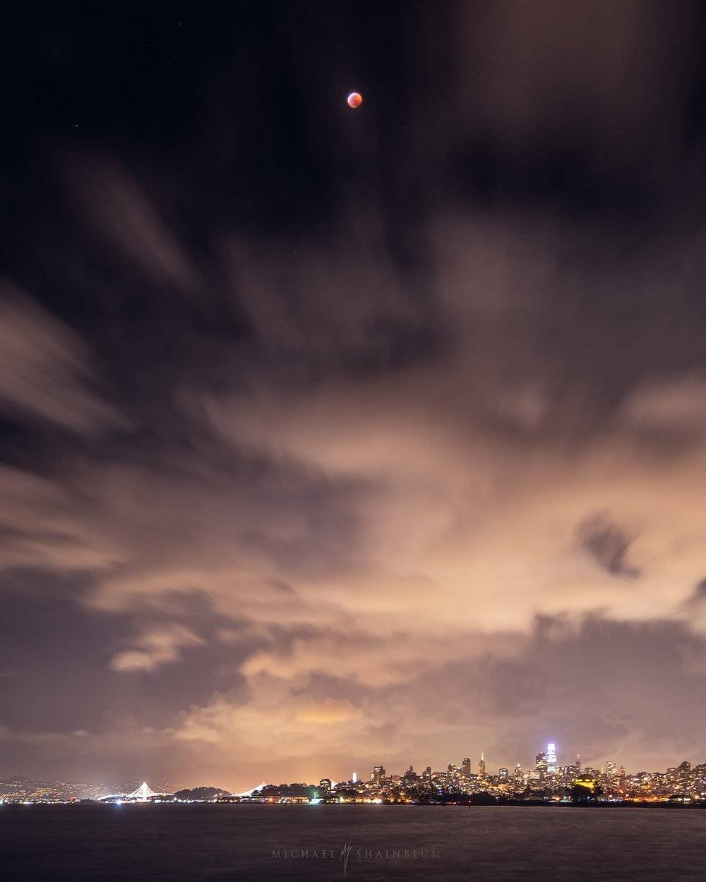 Blood Moon Eclipse over San Francisco 2019 - Michael Shainblum Photography